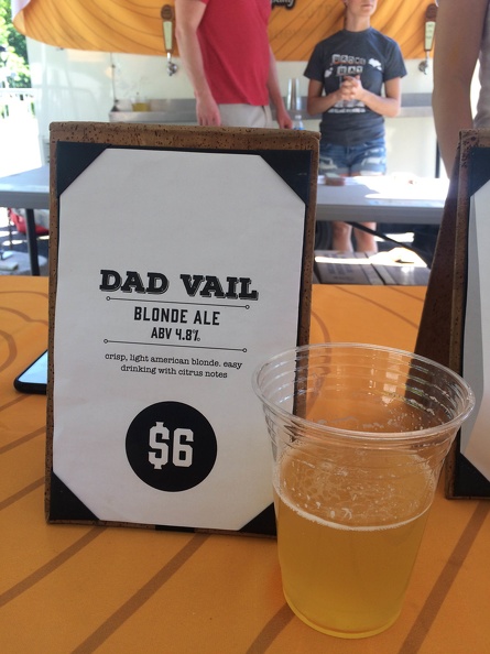 Dad Vail Ale 2018b.jpg